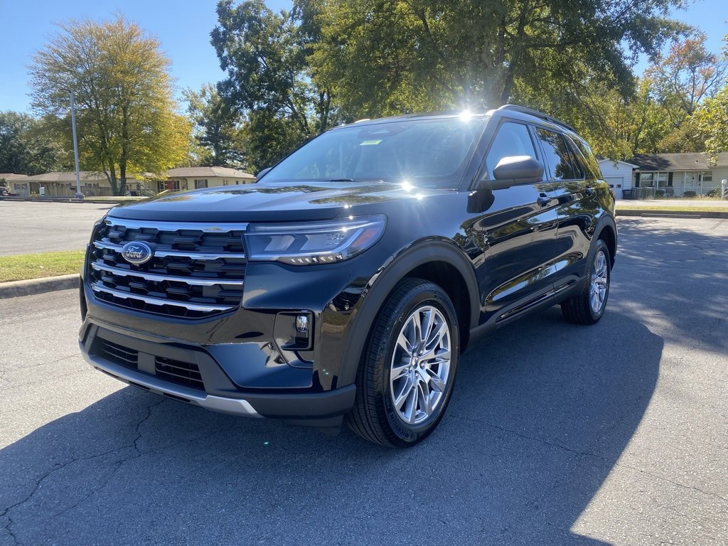 New 2026 Ford Explorer Active w/ Active Comfort Package image 3