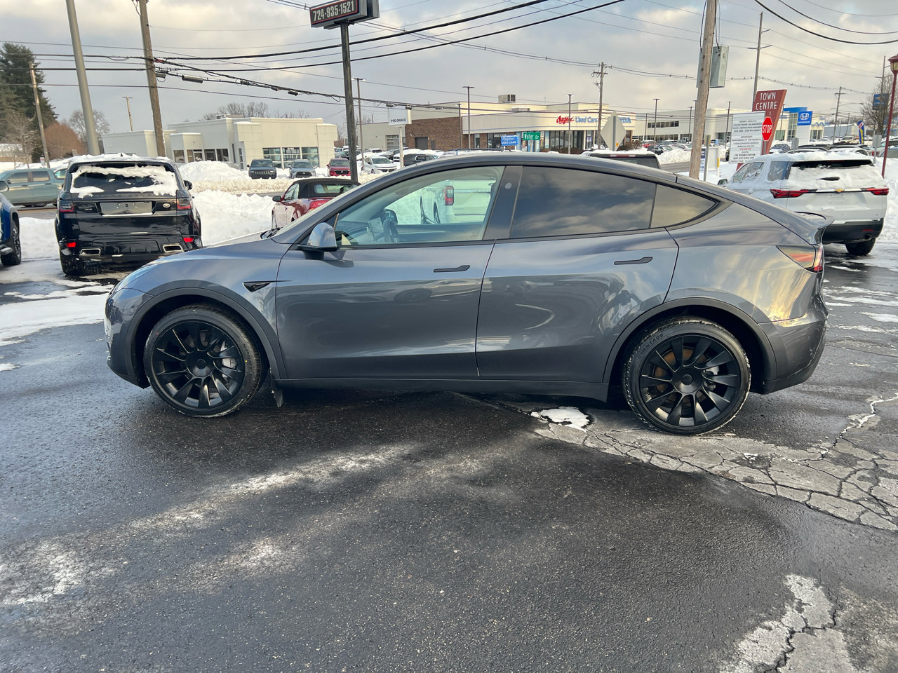 Used 2024 Tesla Model Y Long Range image 8