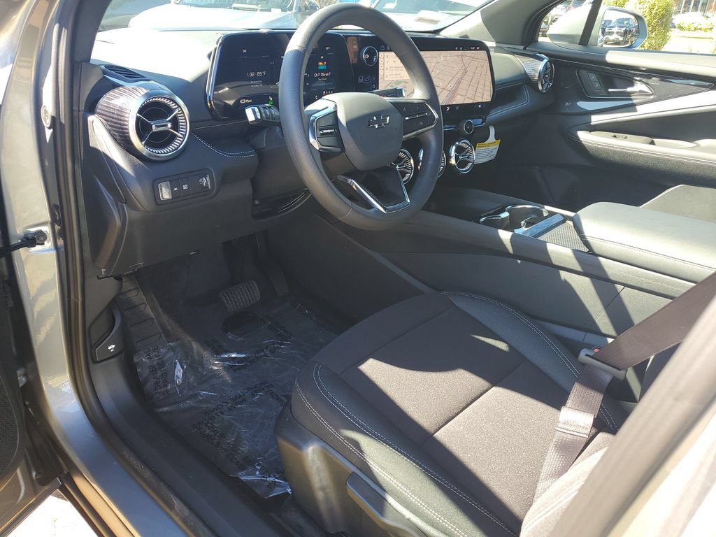 Used 2026 Chevrolet Blazer EV LT w/ Midnight/Sport Edition FWD image 17