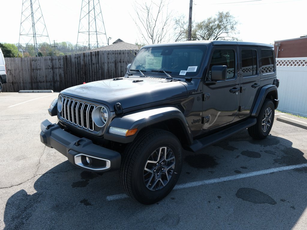 New 2025 Jeep Wrangler Sahara image 13