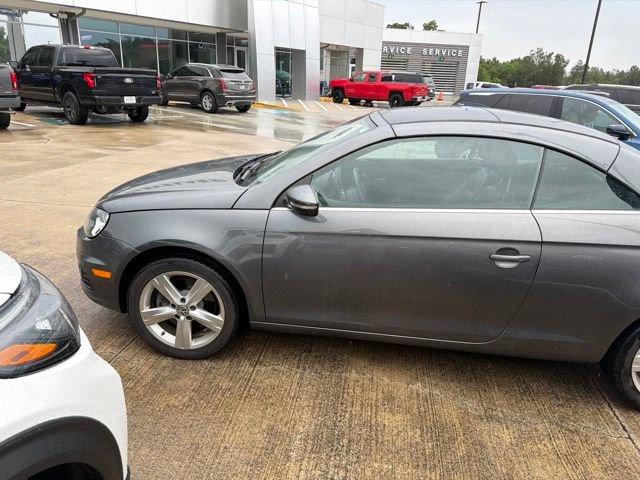 Used 2012 Volkswagen Eos Lux FWD image 3