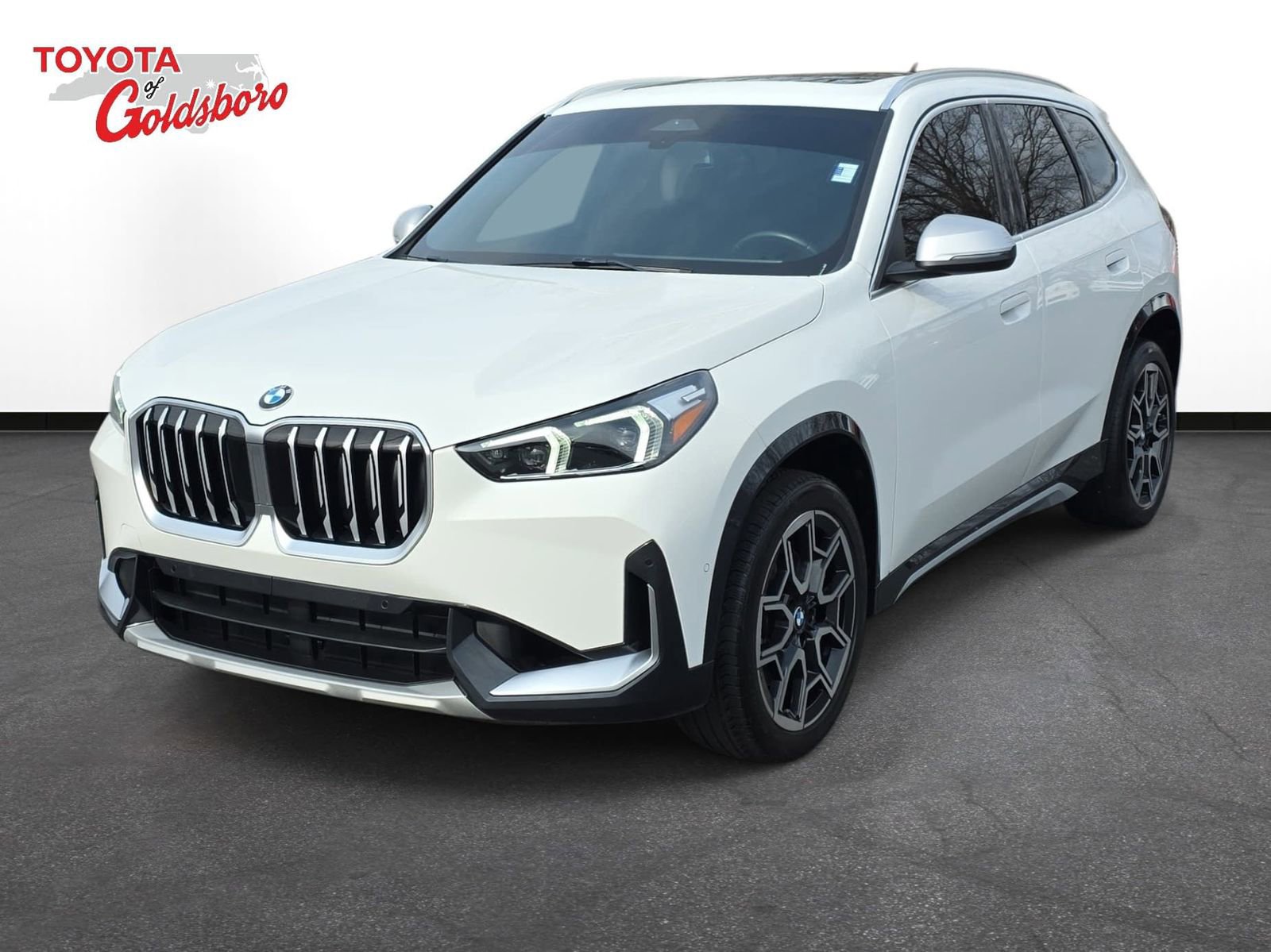 Used 2023 BMW X1 xDrive28i w/ Convenience Package image 1