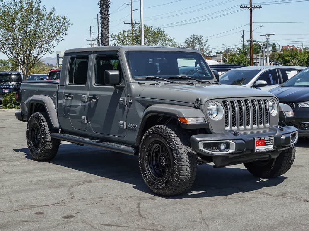 Certified 2023 Jeep Gladiator Overland AWD/4WD image 3