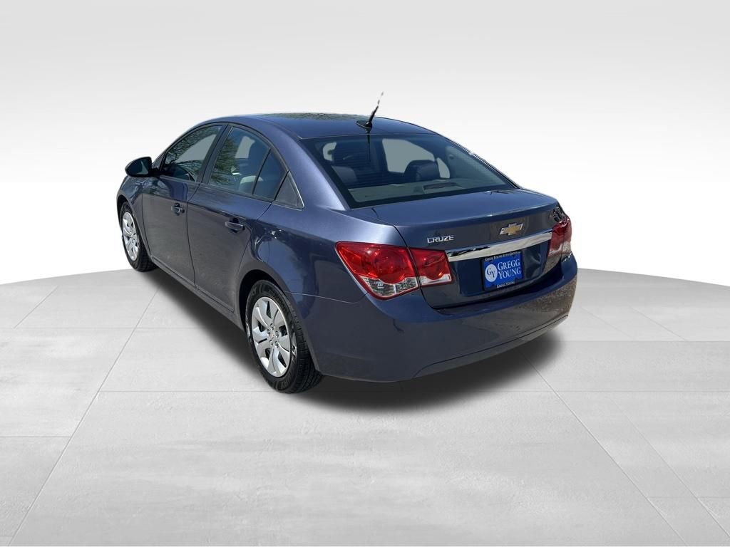 Used 2014 Chevrolet Cruze LS FWD image 4