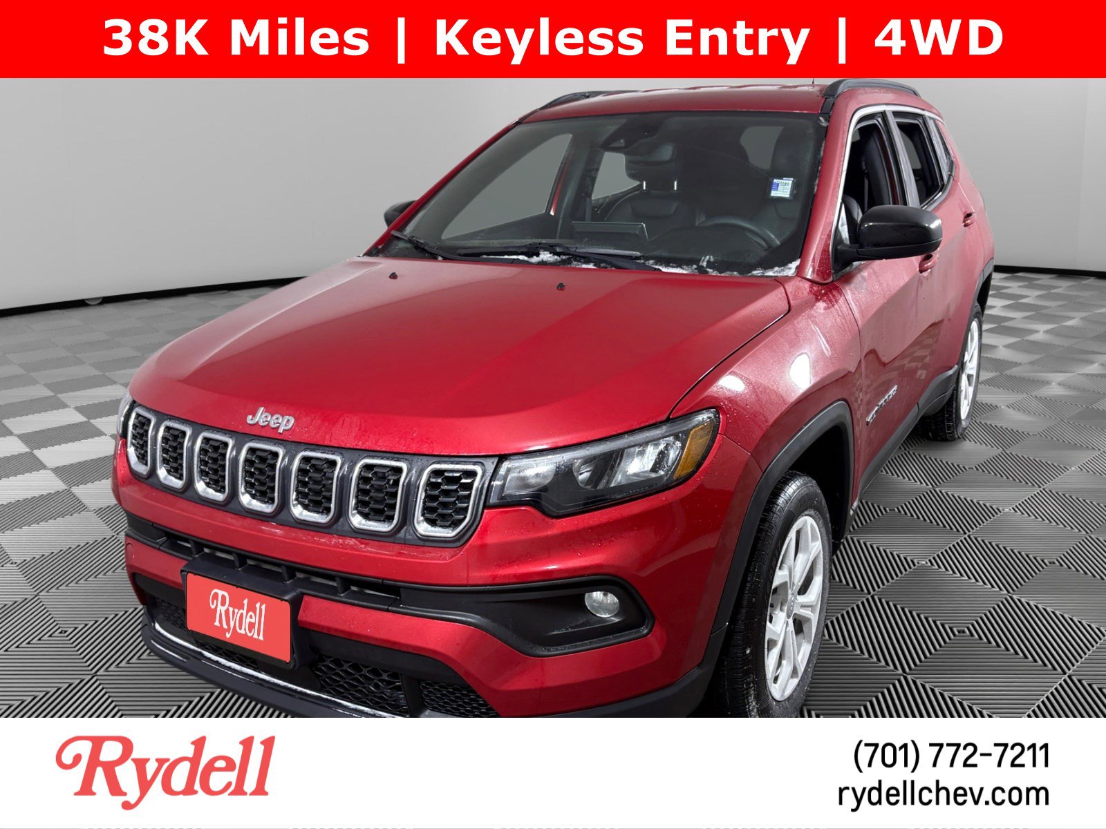 Used 2024 Jeep Compass Latitude image 1