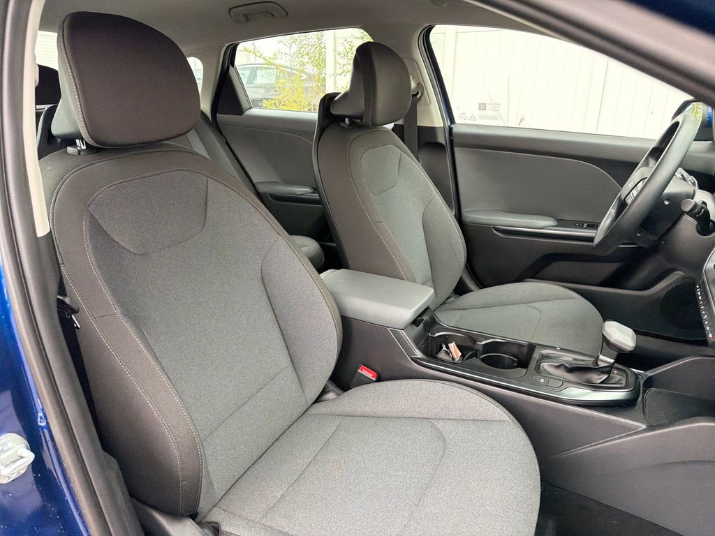 Used 2025 Kia K4 FWD image 60