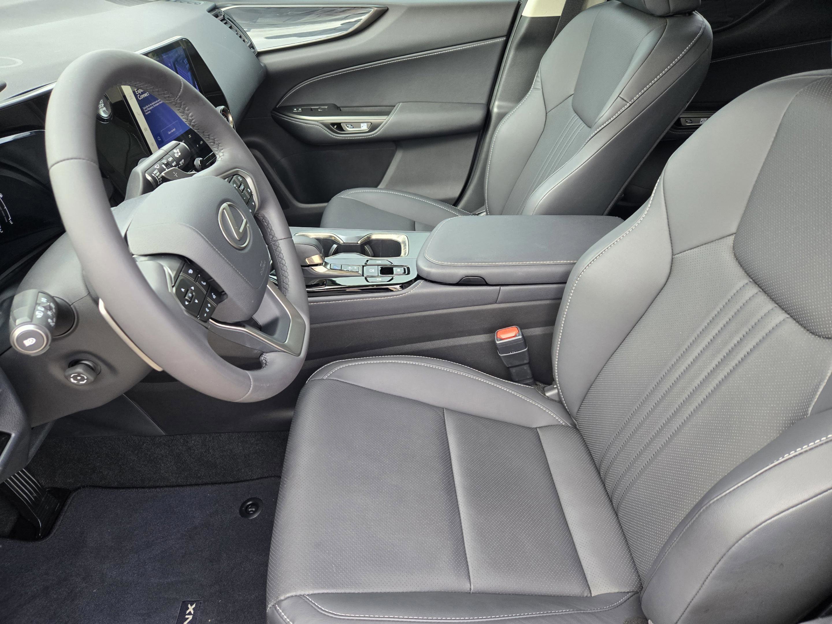 Used 2024 Lexus NX 250 FWD w/ Towing Package (2000 Lbs) image 9