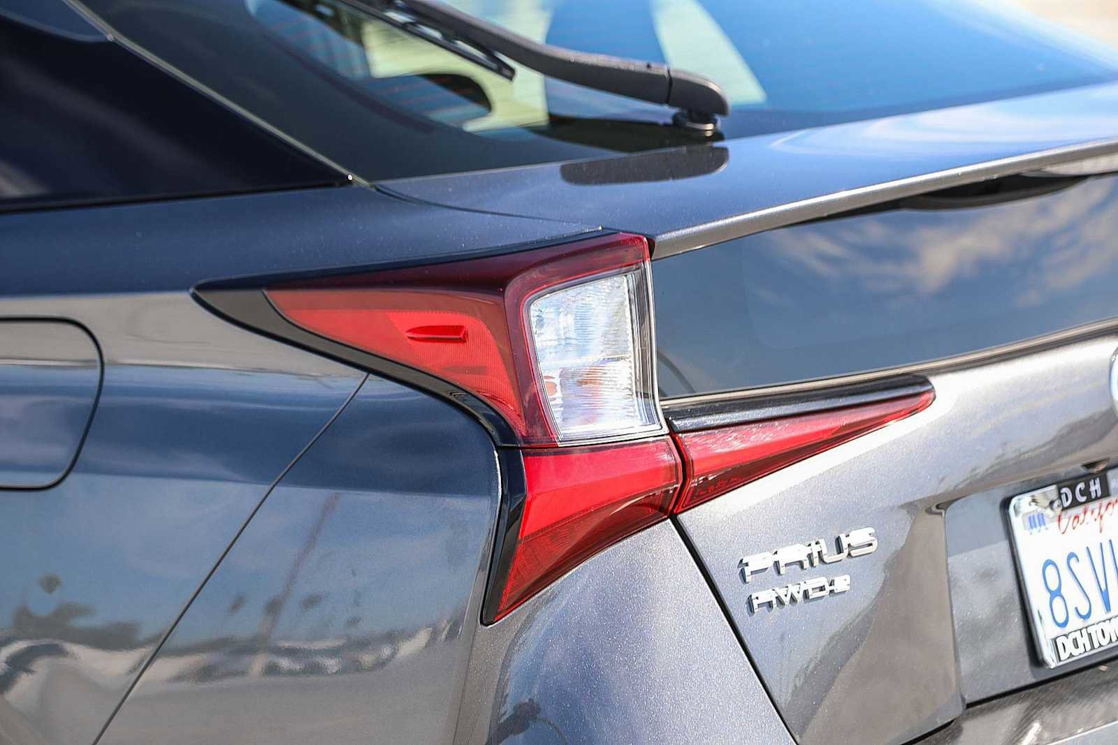 Used 2020 Toyota Prius LE image 9