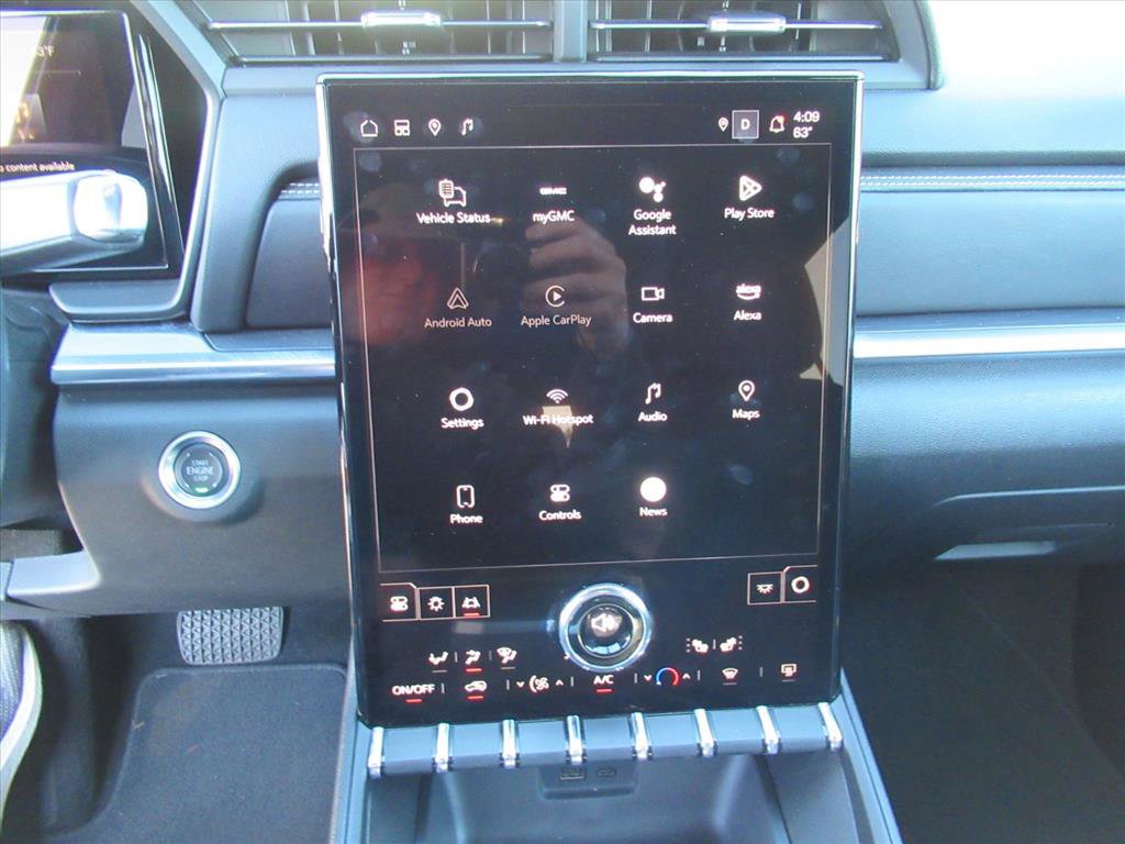 Used 2025 GMC Terrain Elevation image 21