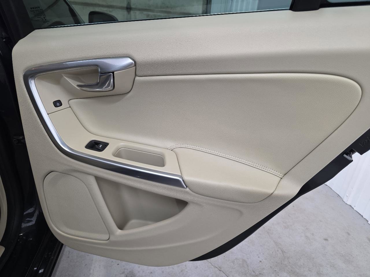 Used 2015 Volvo S60 T5 Premier image 43