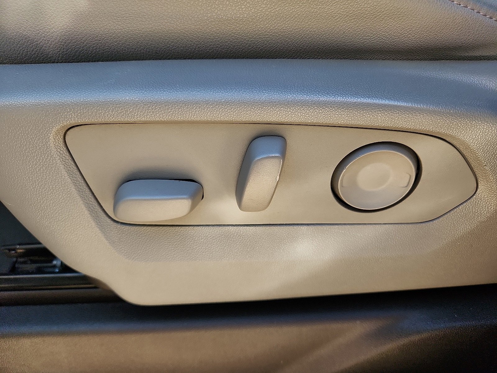 Used 2024 GMC Sierra 1500 SLT image 15