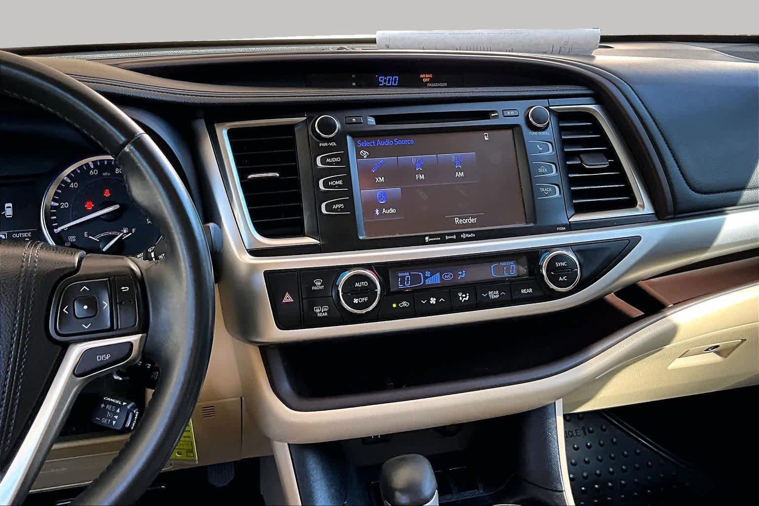 Used 2016 Toyota Highlander Plus FWD image 7