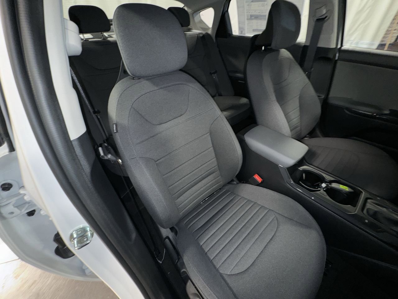 New 2025 Kia K4 EX image 28