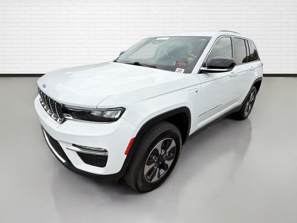 Used 2023 Jeep Grand Cherokee 4WD 4xe image 5
