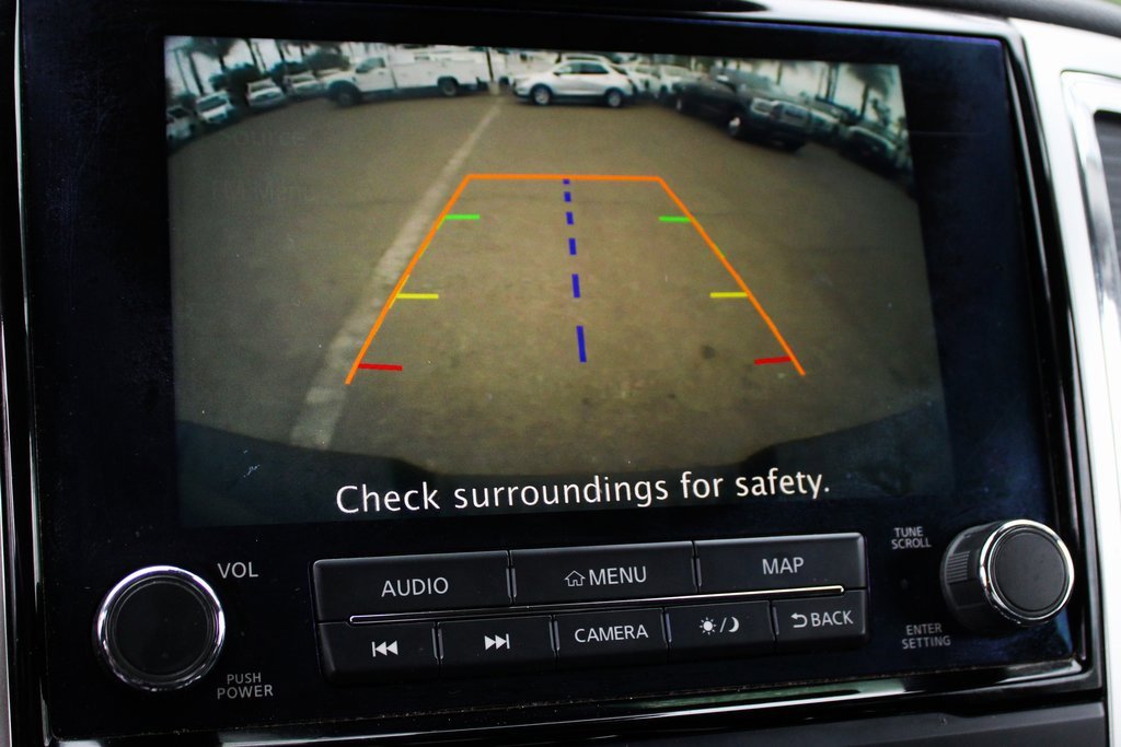 Used 2021 Nissan Titan SV w/ SV Convenience Package image 27