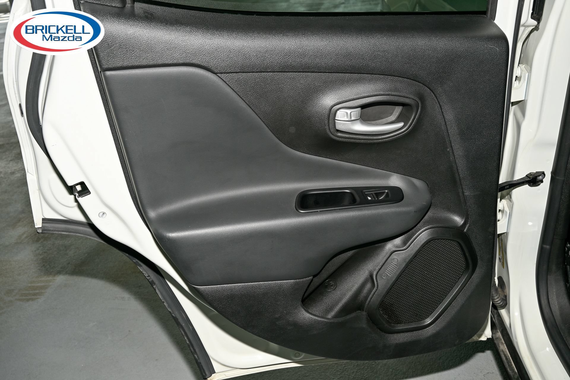 Used 2023 Jeep Renegade Trailhawk AWD/4WD image 11