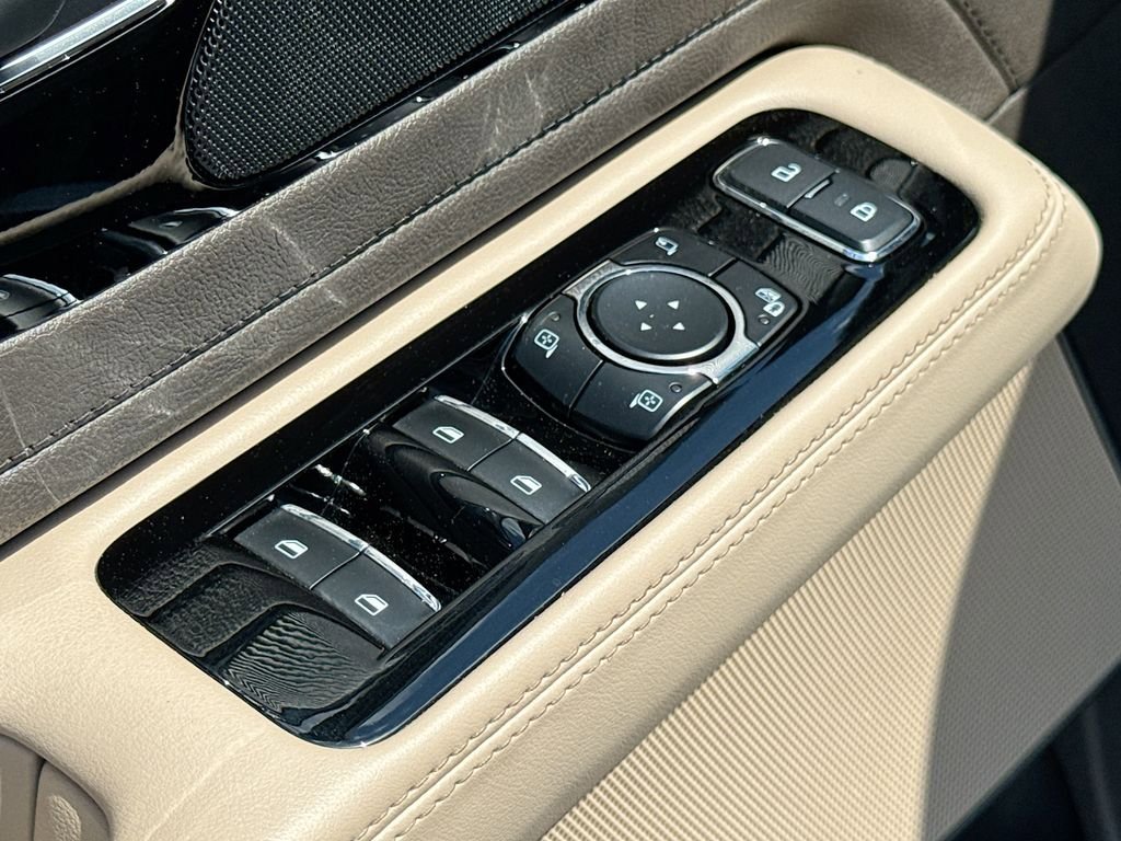 Used 2023 Lincoln Aviator AWD w/ Class IV Trailer Tow Package image 14
