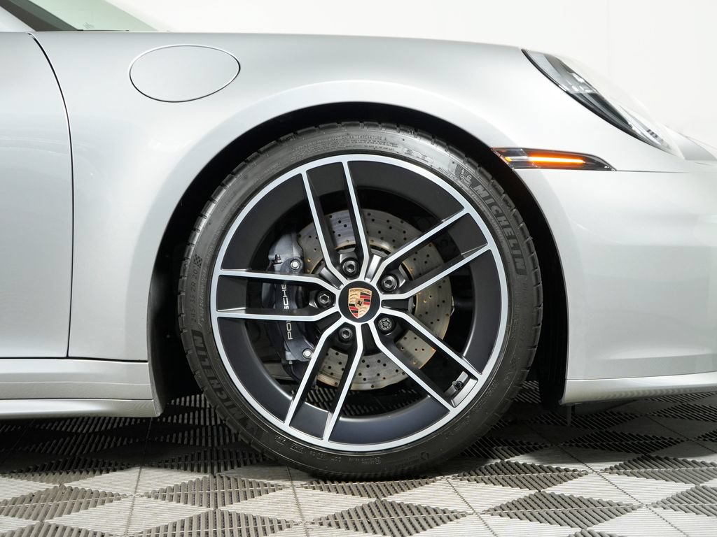 Certified 2025 Porsche 911 Carrera T RWD image 19