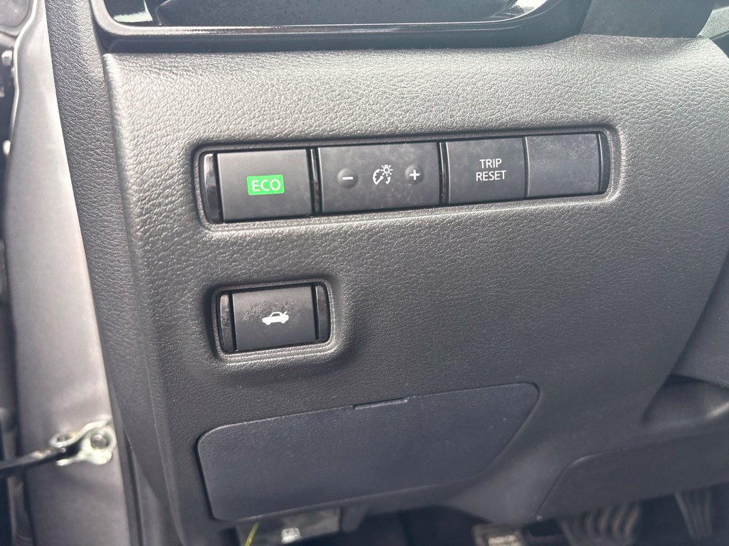 Used 2023 Nissan Sentra SR w/ Electronics Package FWD image 18