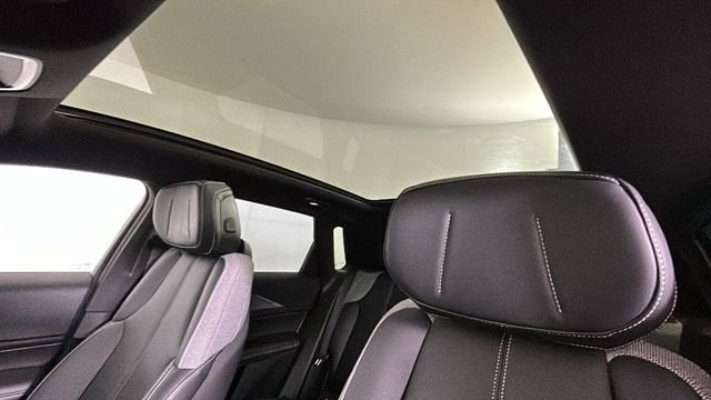 Used 2024 Cadillac Lyriq Tech AWD/4WD image 13