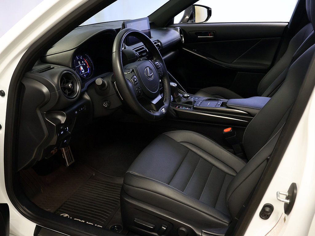 Used 2023 Lexus IS 350 F Sport AWD/4WD image 12