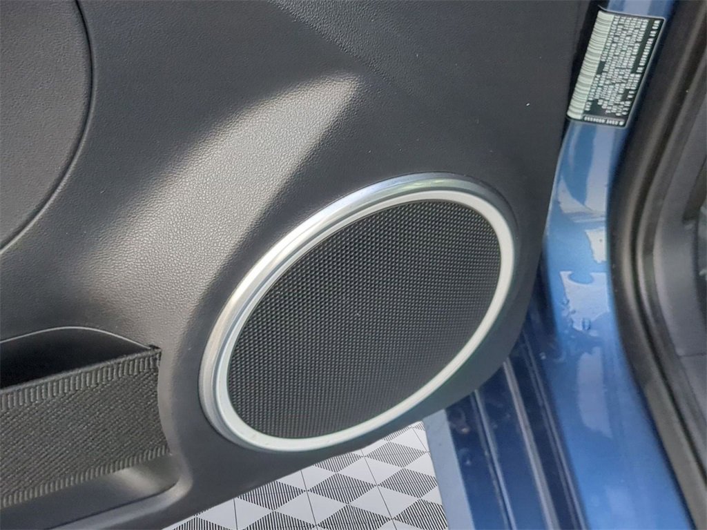 Used 2019 Volkswagen Beetle 2.0T SE image 12