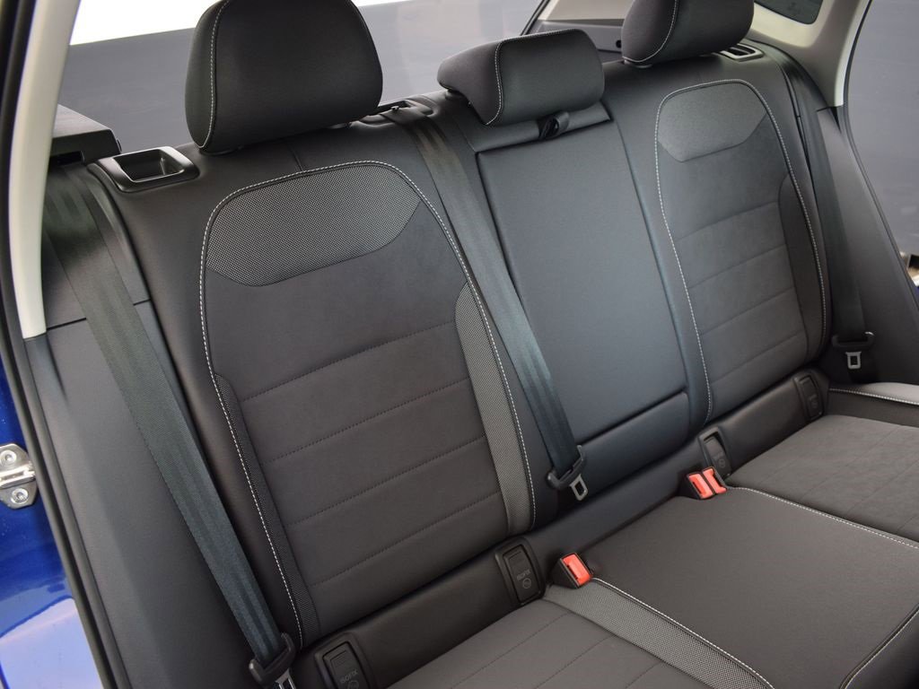 Used 2024 Volkswagen Taos SE image 12