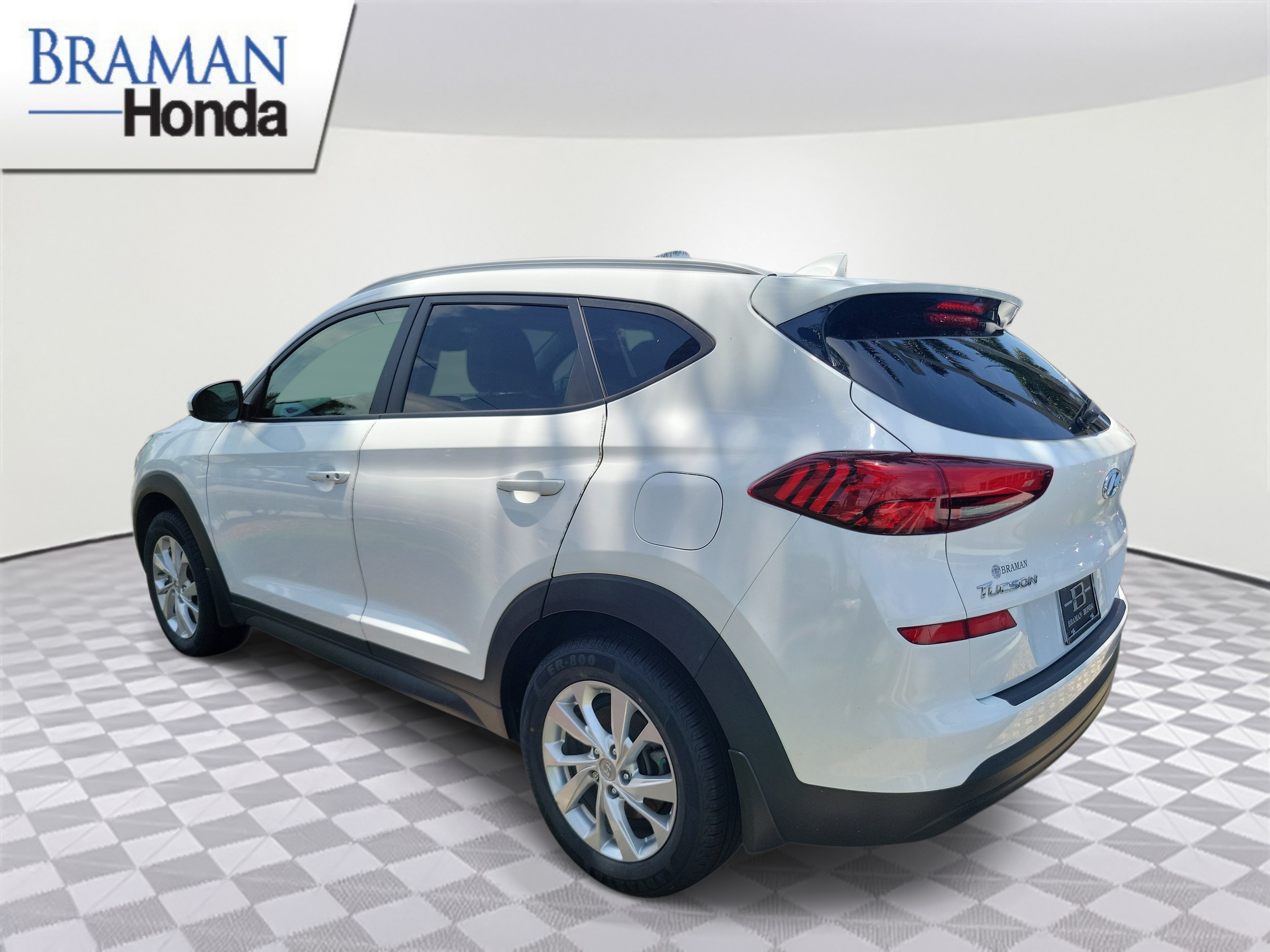 Used 2021 Hyundai Tucson Value w/ Cargo Package FWD image 3