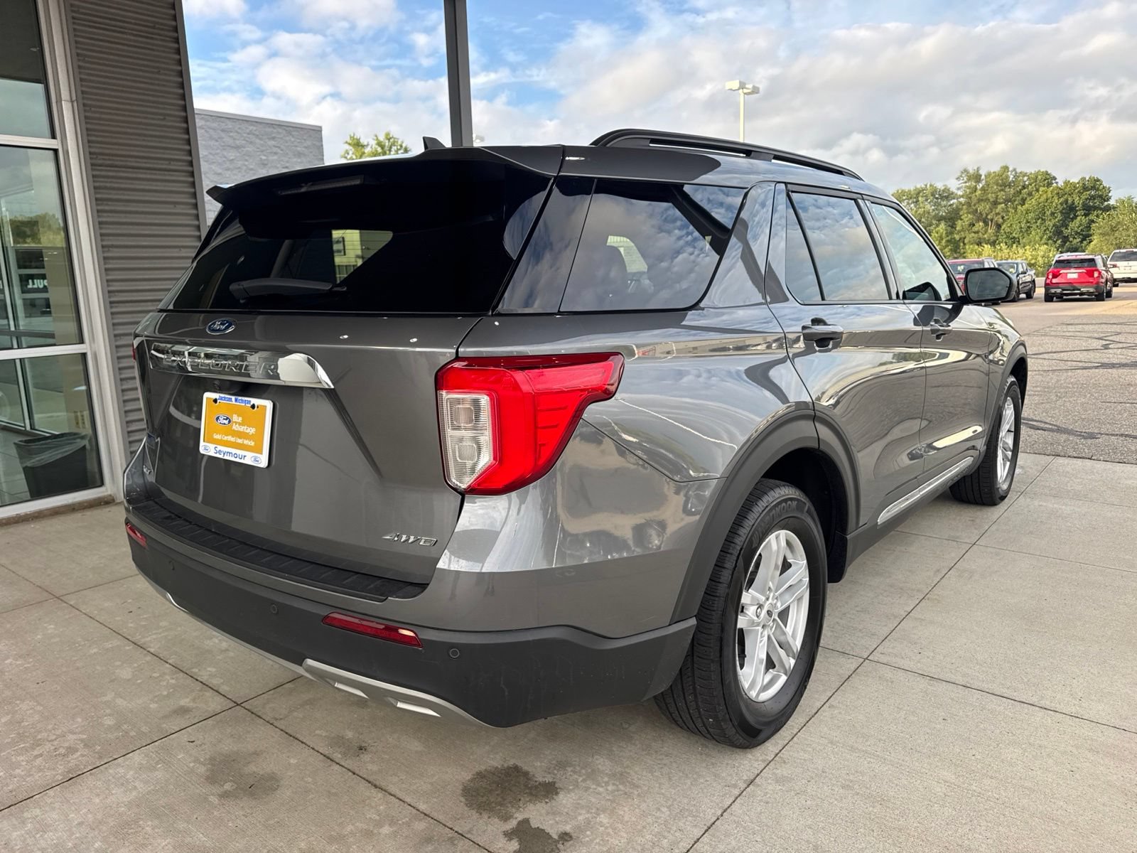 Certified 2024 Ford Explorer XLT w/ Equipment Group 202A AWD/4WD image 8
