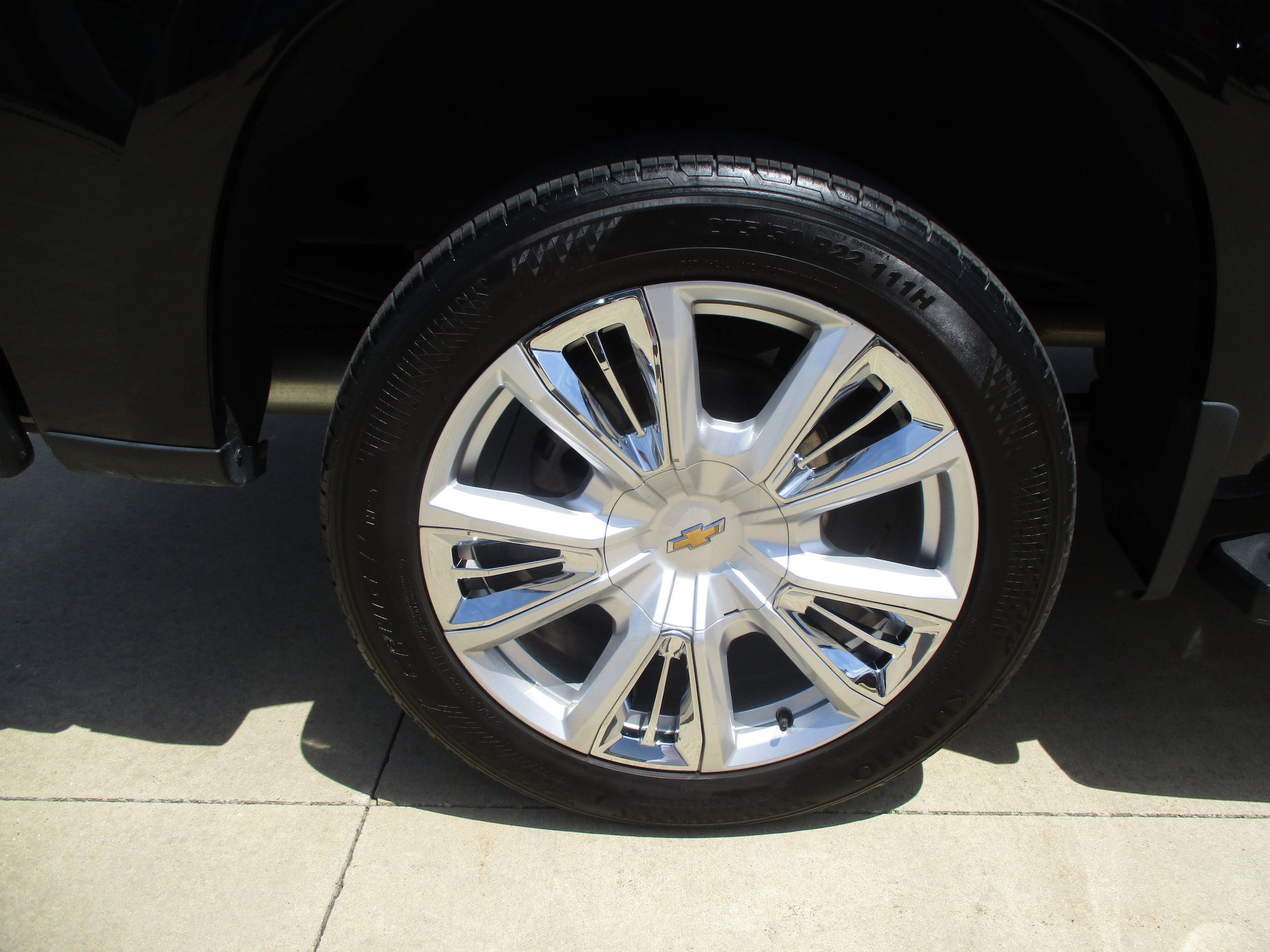 Used 2022 Chevrolet Silverado 1500 High Country w/ High Country Premium Package AWD/4WD image 16