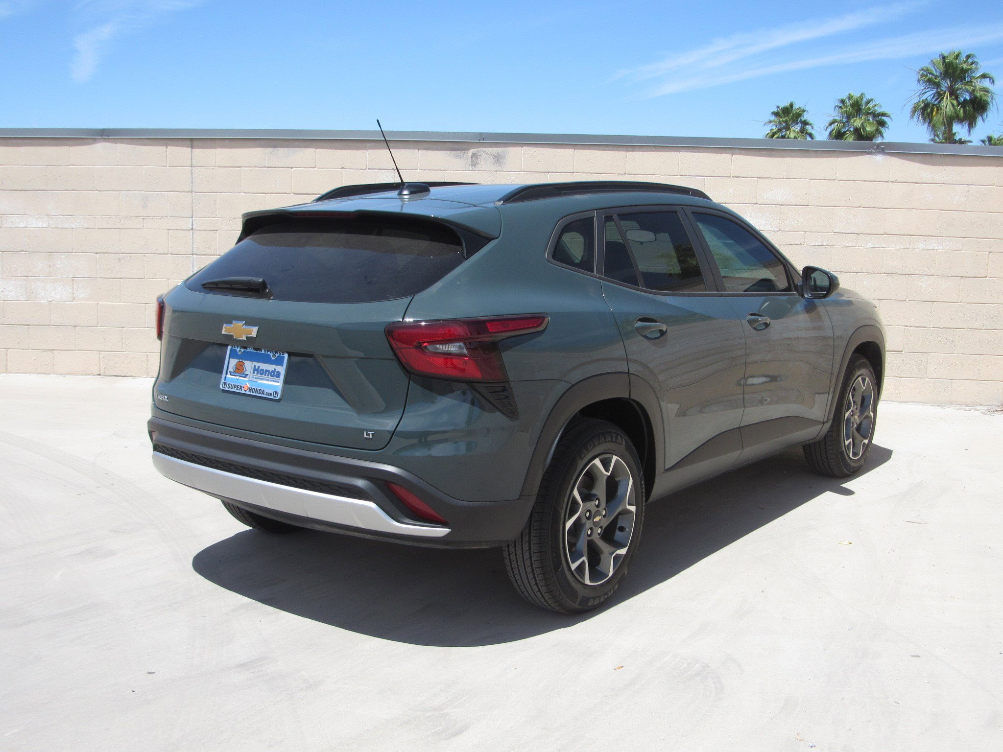 Used 2025 Chevrolet Trax LT w/ LT Convenience Package FWD image 5