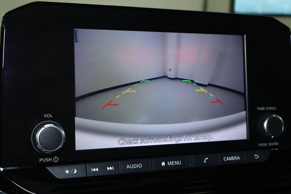 Used 2024 Nissan Pathfinder SV image 29