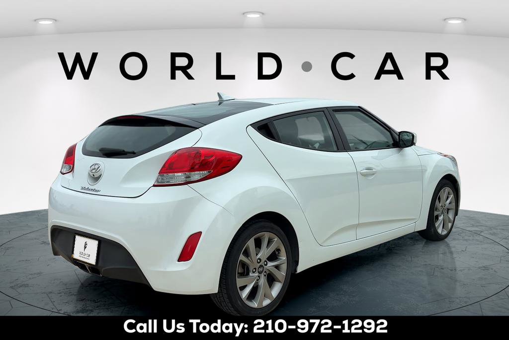 Used 2016 Hyundai Veloster FWD image 6