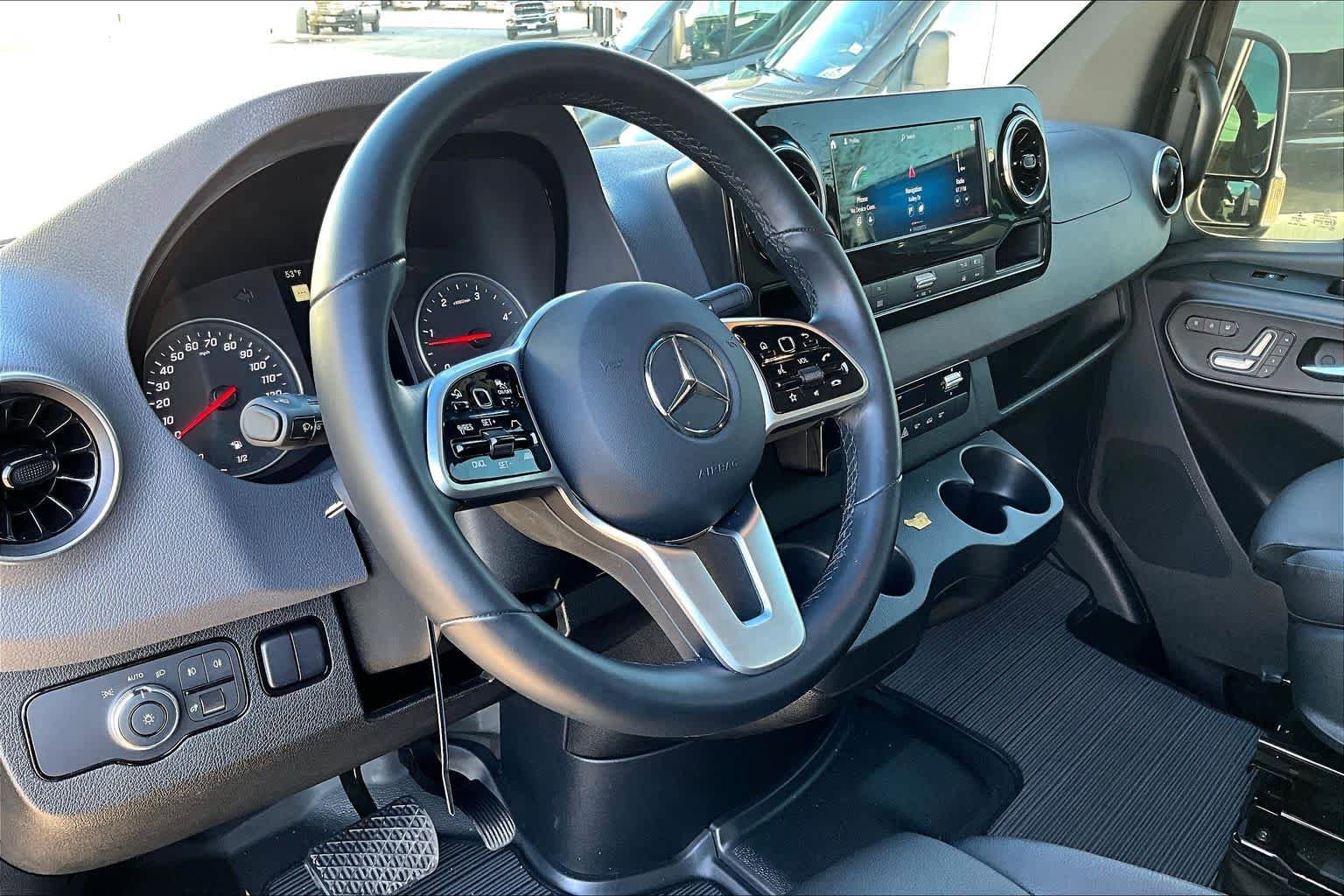 Used 2020 Mercedes-Benz Sprinter 2500 image 18