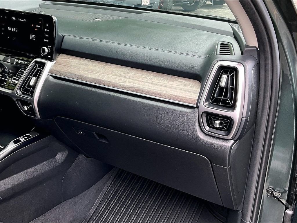 Used 2023 Kia Sorento S w/ Panoramic Sunroof Package AWD/4WD image 13