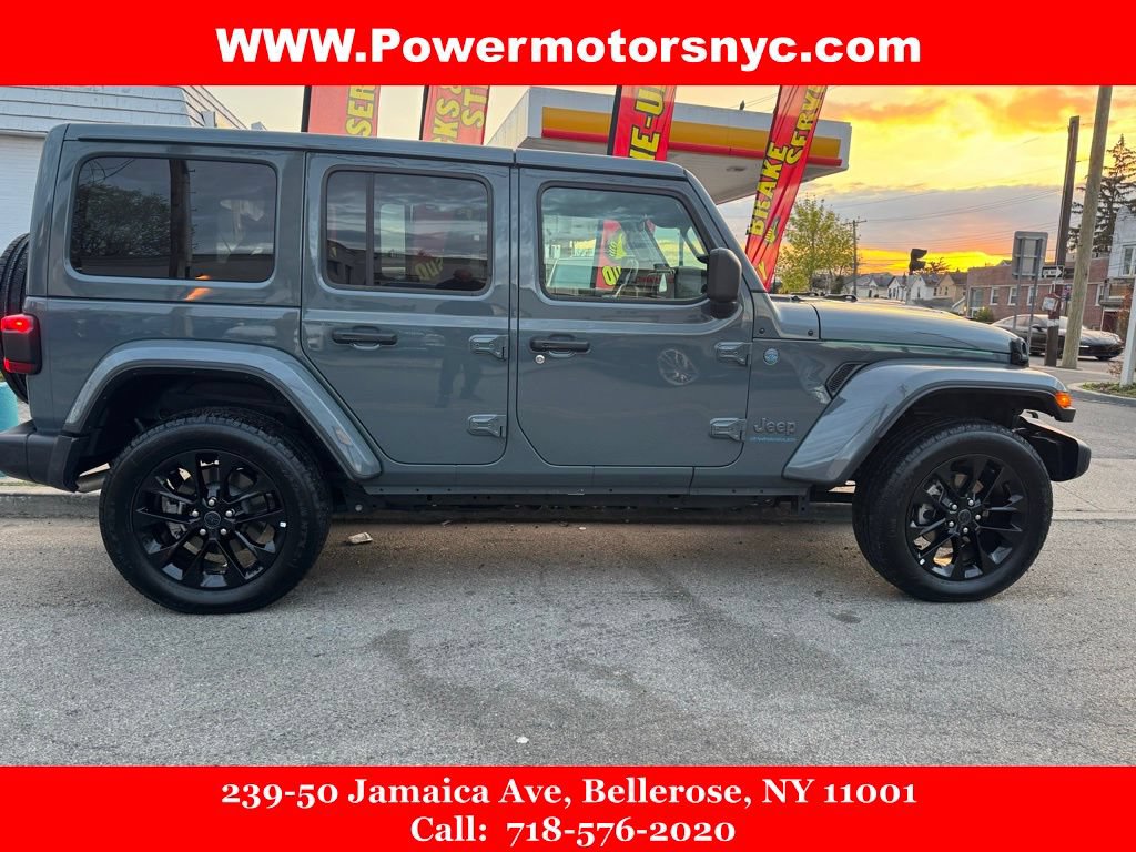 Used 2025 Jeep Wrangler Unlimited Sahara w/ Safety Group AWD/4WD image 5