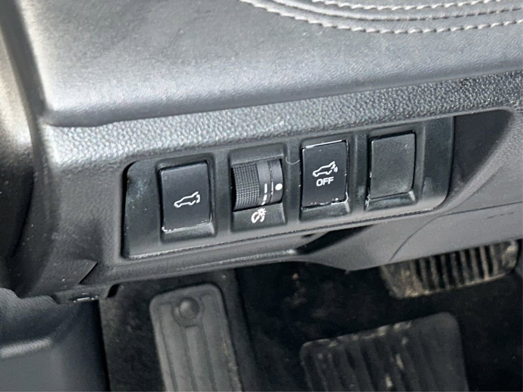 Used 2022 Subaru Outback Limited w/ Popular Package #2 AWD/4WD image 39
