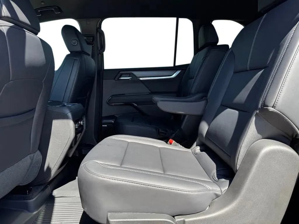 New 2027 GMC Acadia Elevation w/ Black Edition FWD image 17