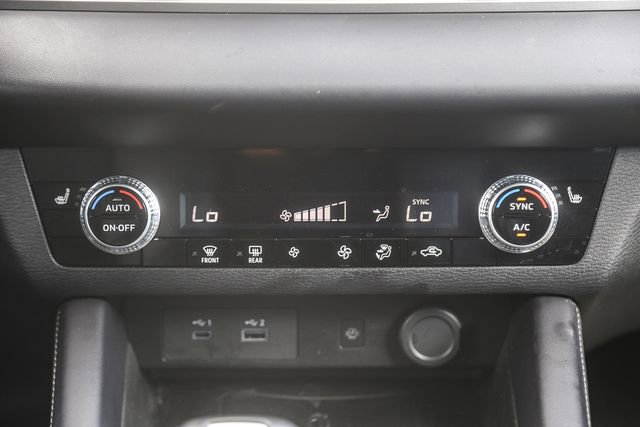 Used 2024 Mitsubishi Outlander FWD image 15