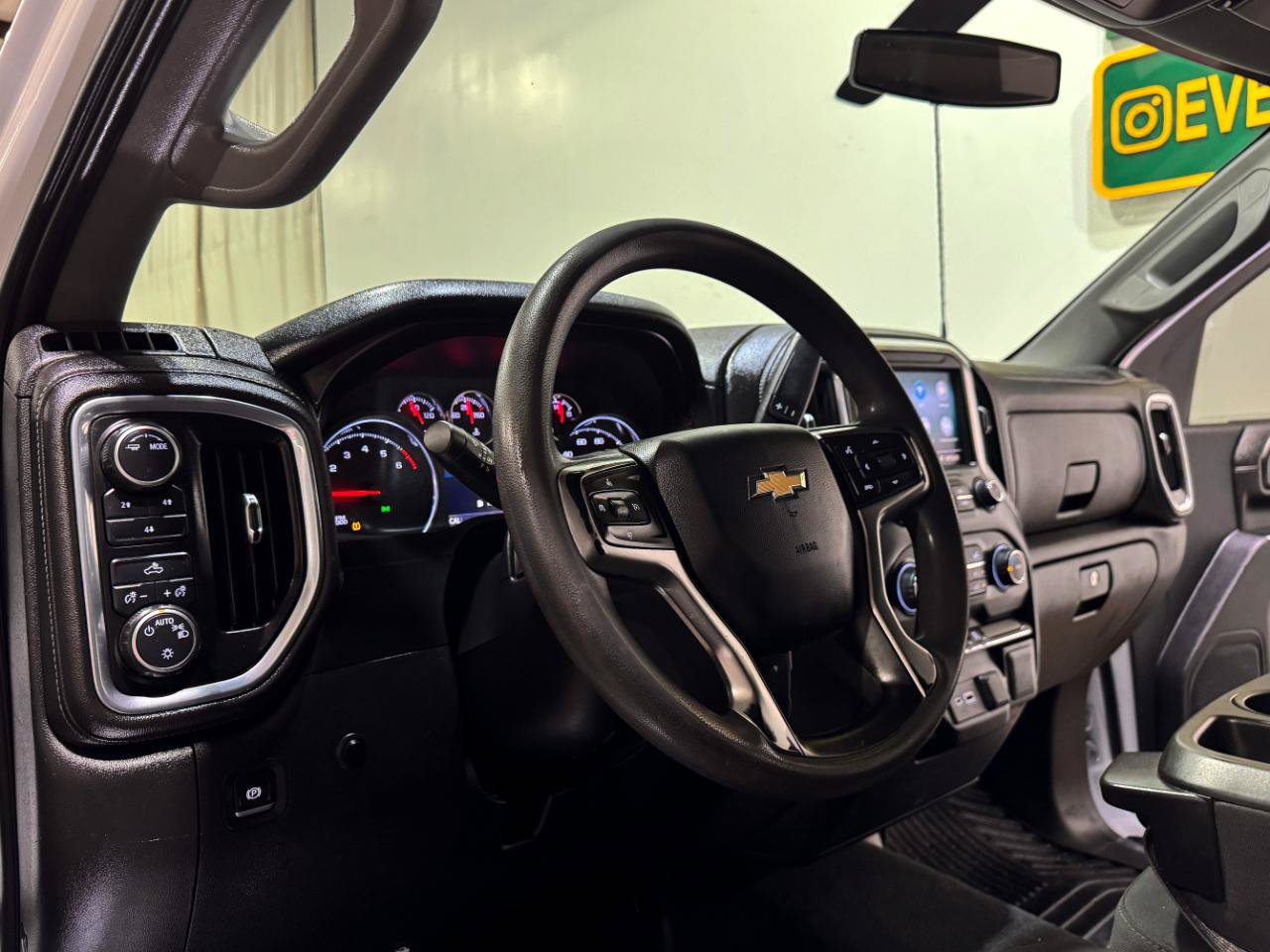 Used 2021 Chevrolet Silverado 2500 LT AWD/4WD image 10