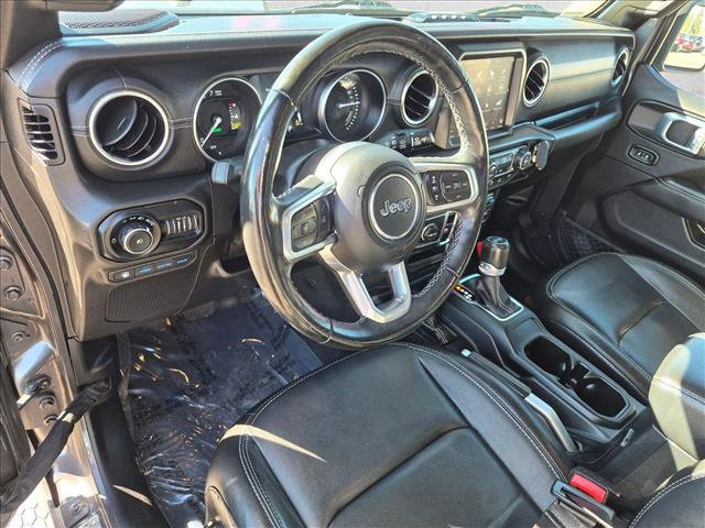 Used 2021 Jeep Wrangler Unlimited Sahara w/ Cold Weather Group AWD/4WD image 15