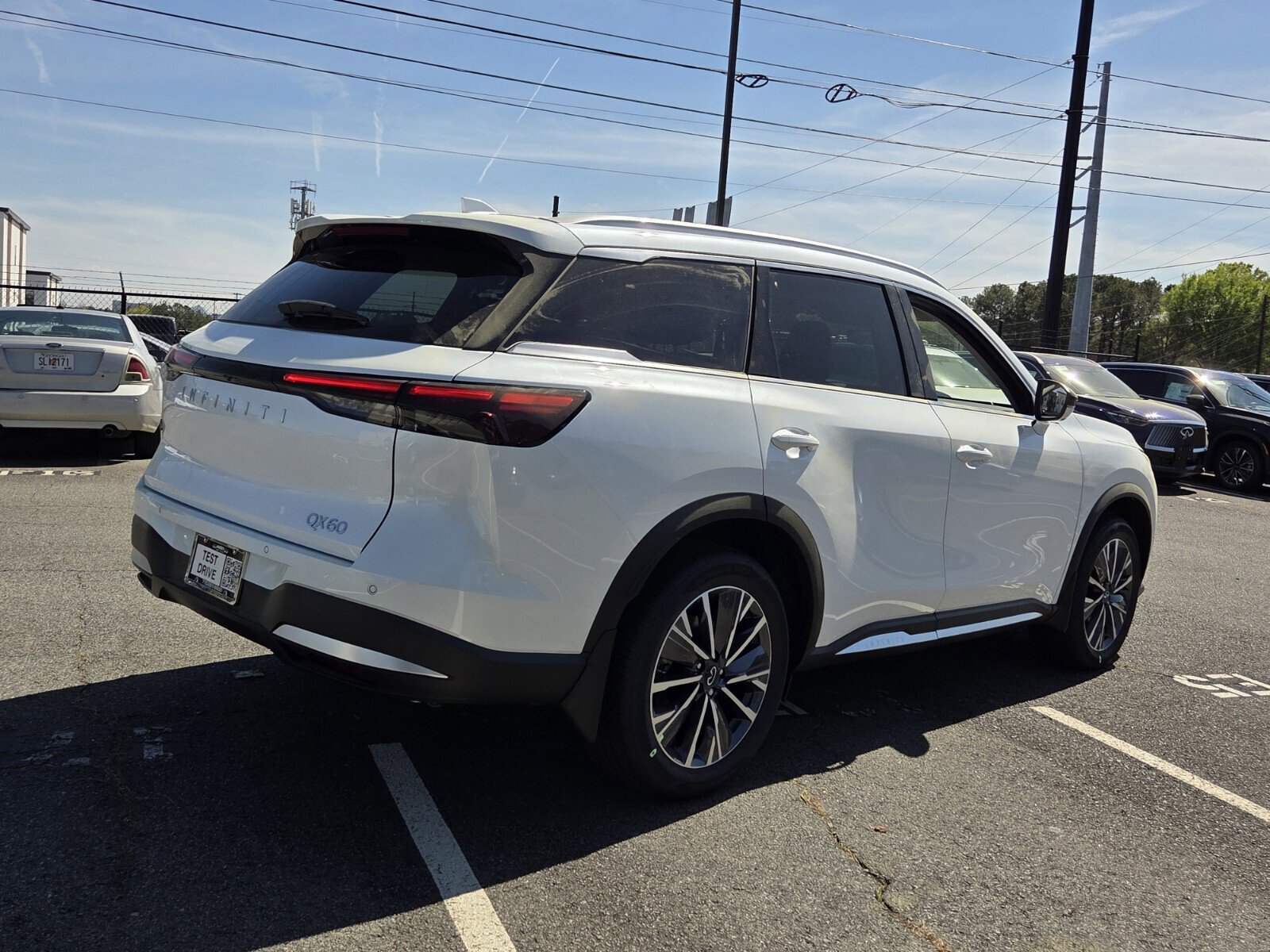 New 2026 INFINITI QX60 Luxe w/ Family Package image 6