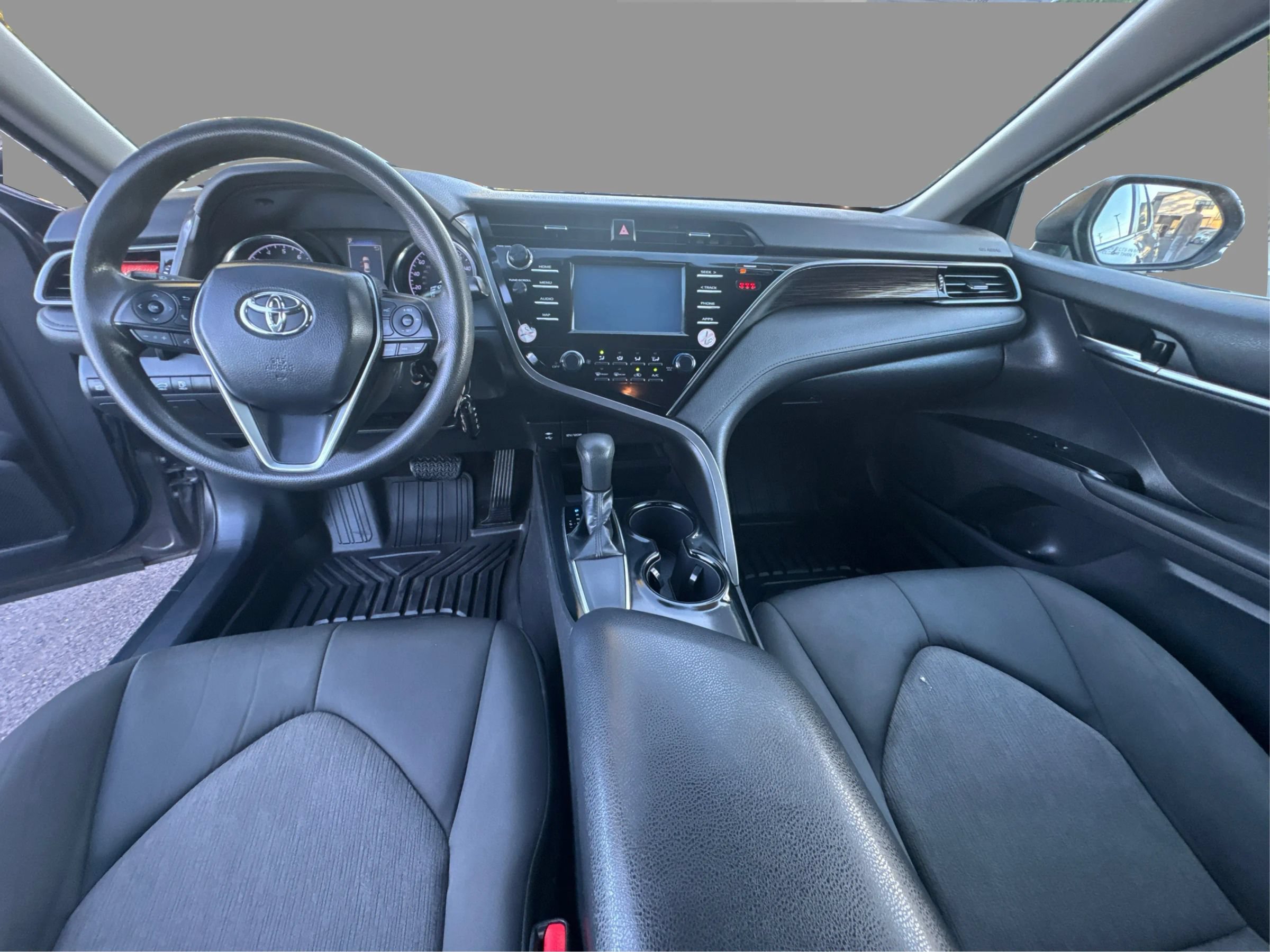 Used 2019 Toyota Camry LE FWD image 26