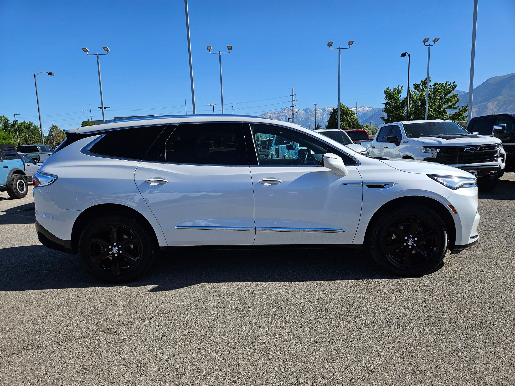 Used 2024 Buick Enclave Essence w/ Sport Touring Edition AWD/4WD image 2