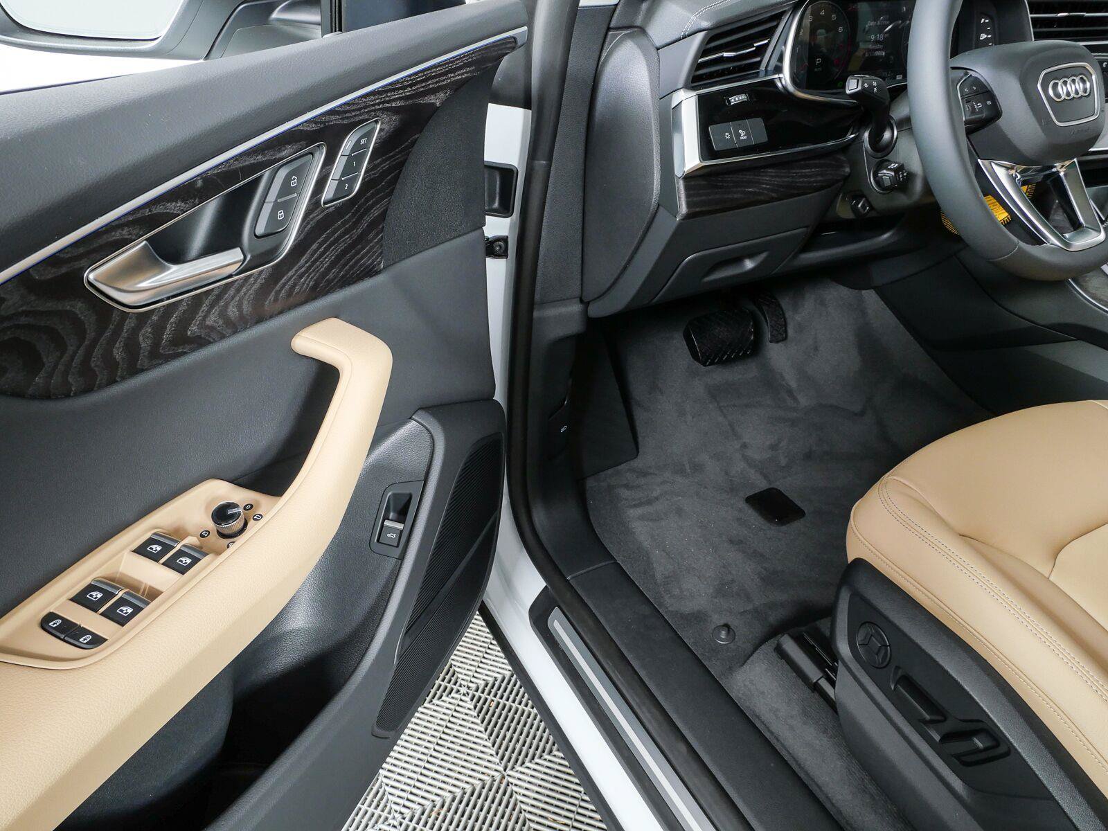New 2026 Audi Q8 Premium AWD/4WD image 8