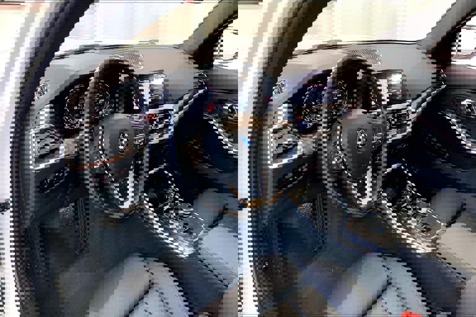 Used 2019 BMW 330i xDrive Sedan w/ Convenience Package image 17