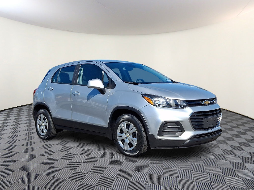 Used 2017 Chevrolet Trax LS FWD image 1