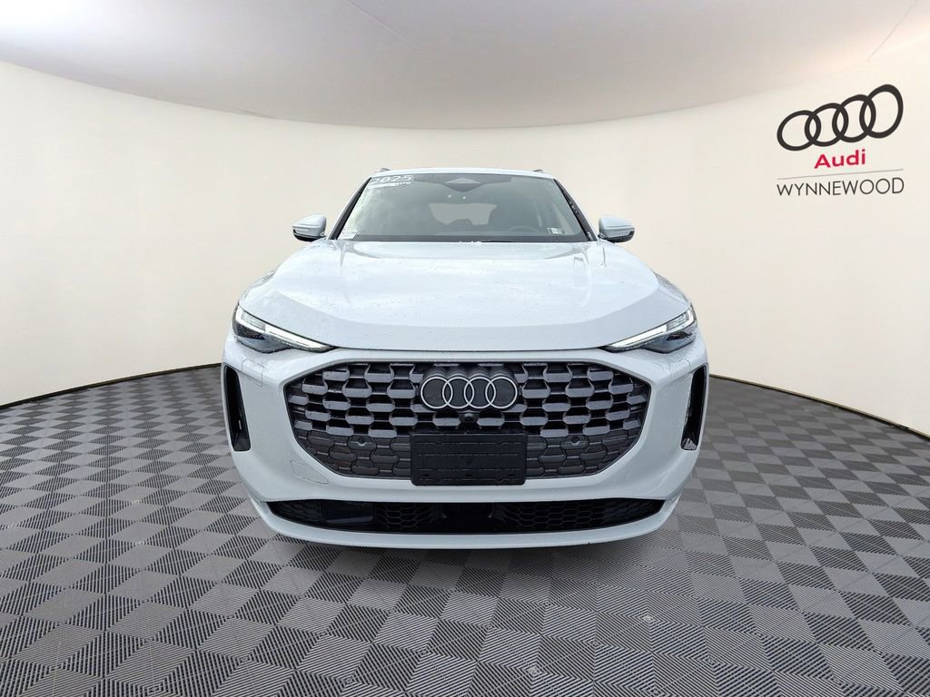 Certified 2025 Audi Q5 Premium Plus image 2