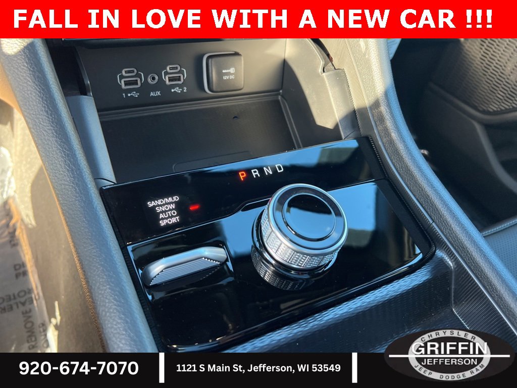 New 2025 Jeep Grand Cherokee Limited w/ Luxury Tech Group II image 25