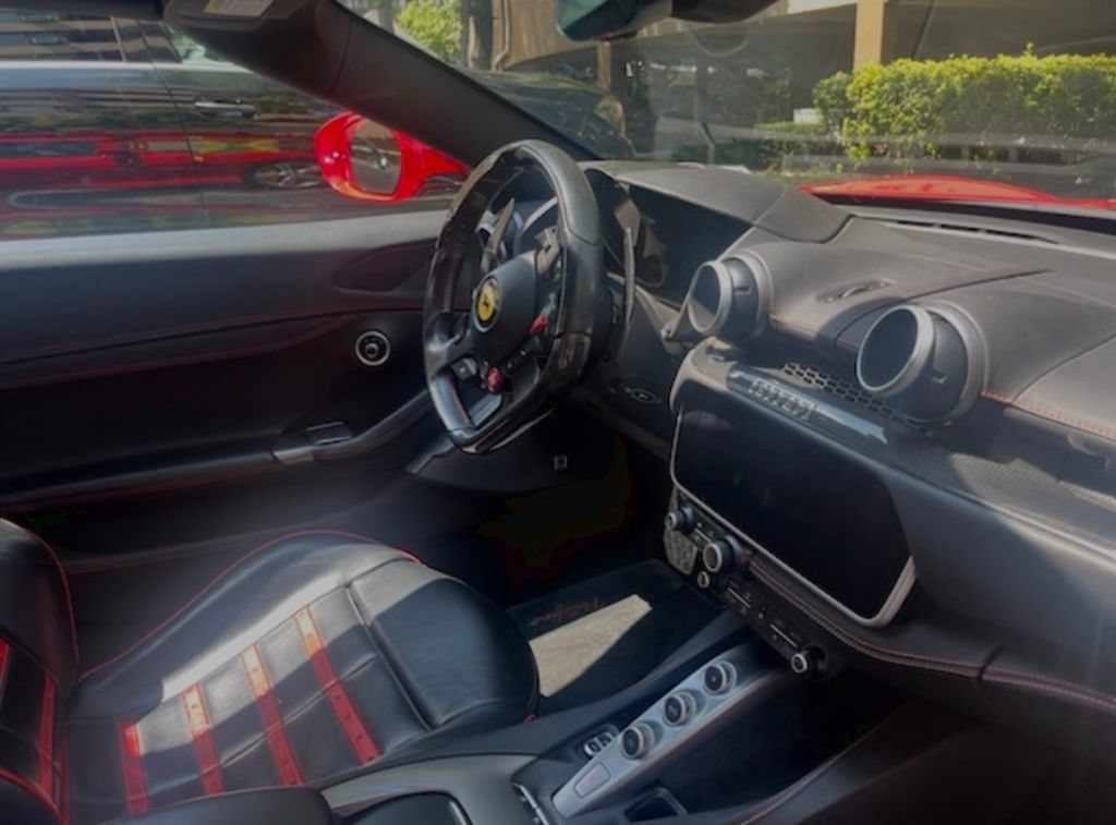 Used 2019 Ferrari Portofino RWD image 13